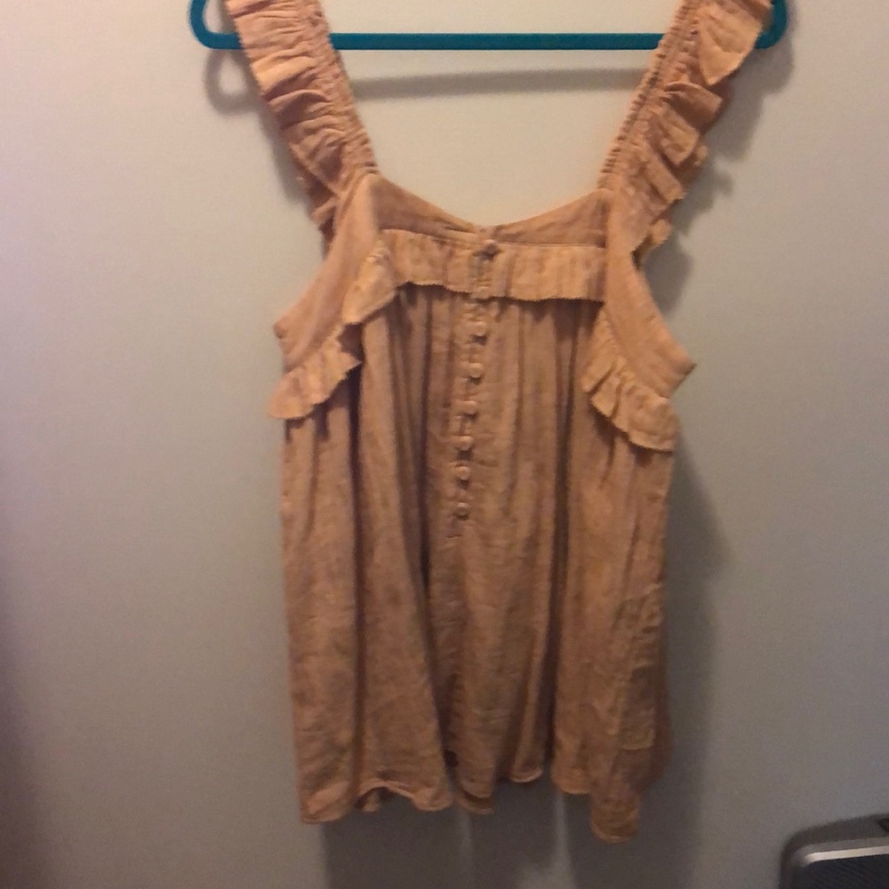 Ruffled flow top